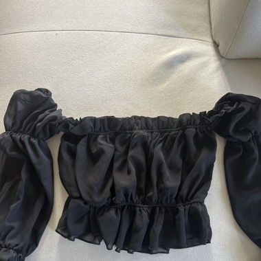 Romantic Offshoulder-Top Black