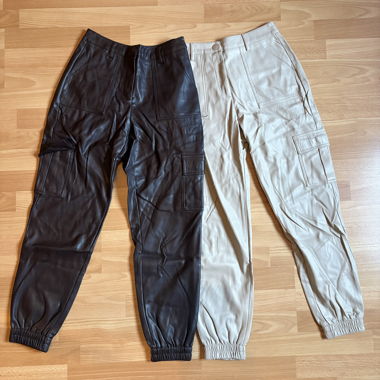 2 pantalons cargo simili cuir 
