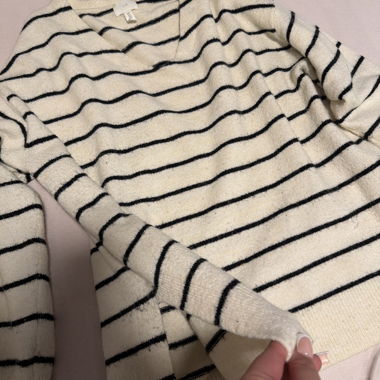 Gestreifter Strickpullover