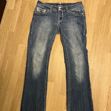 Women's faded bootcut jeans