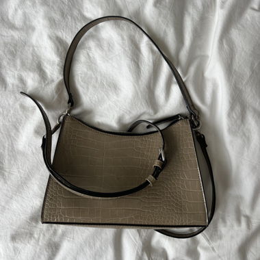 Hellbraune Croc-Imitat Tasche