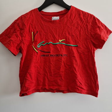 T-shirt rouge à manches courtes