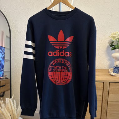 Langer Adidas-Pullover