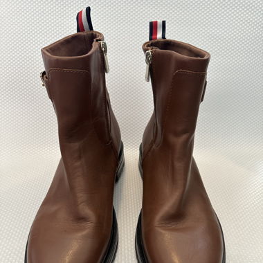 Tommy Hilfiger Women's Thermo Leather Belt Boot