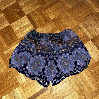 Short mit Hippie-Mandala-Motiv