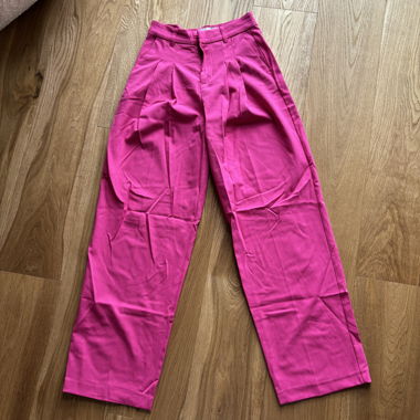 Eleganti pantaloni in tessuto vita alta rosa