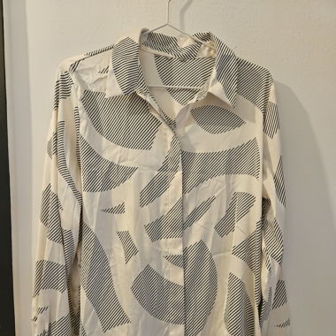 Gemusterte Bluse in Satin Optik