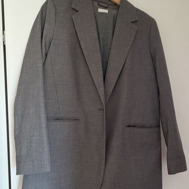 Grauer Blazer von H&M
