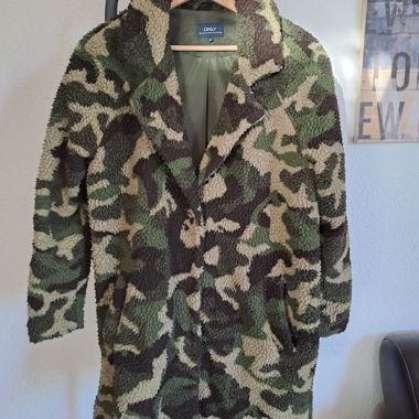 ONLY Teddy-Mantel Camouflage