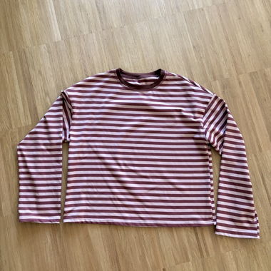 T-shirt a maniche lunghe a righe