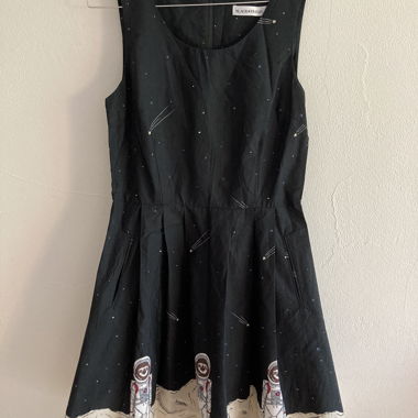 Kleid mit Faultier-Astronaut