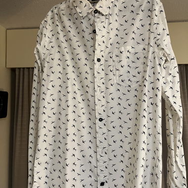 Shirt with bird pattern