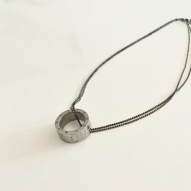 Collana Swatch LOVE Vendome con pendente ad anello