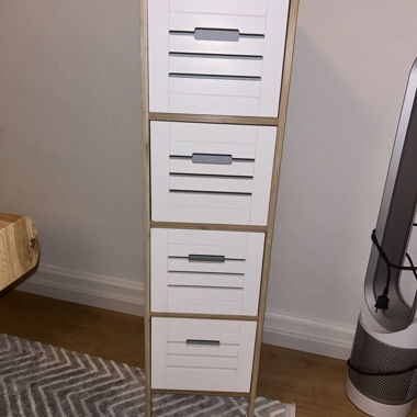 White wooden chest of drawers
