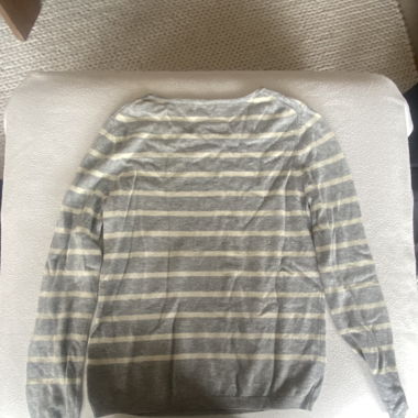 Long-sleeve cashmere sweater