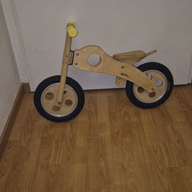 Laufrad aus Holz ohne Pedale