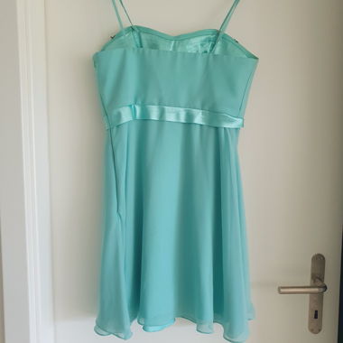Robe turquoise à fines bretelles