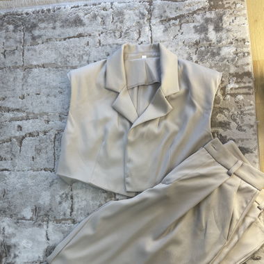 Ensemble 2 pièces veste sans manche et pantalon 