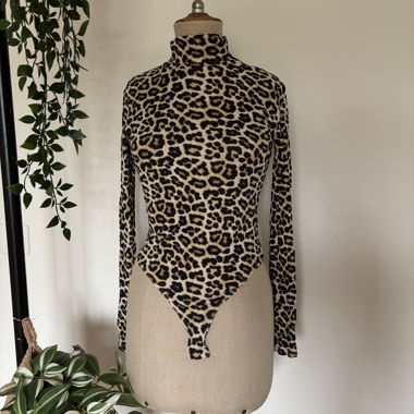Body mit Leopardenmuster