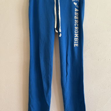 Blaue Jogginghose