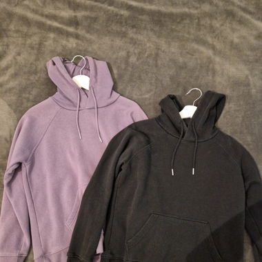 Lot de 2 sweats à capuche 