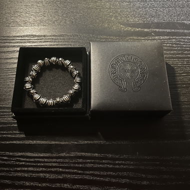 Silver bracelet with ball design