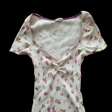 Floral fitted top