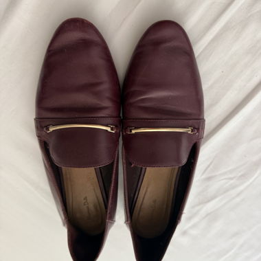 Burgunderrote Leder-Slipper