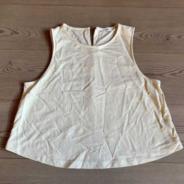 Chic sleeveless top