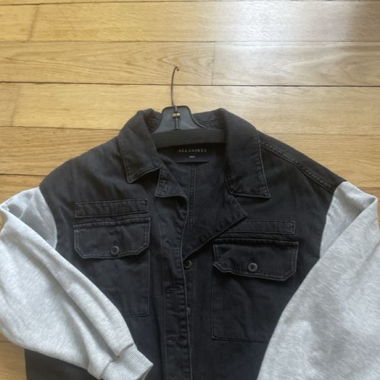 Neue Allsaints Jacke (kurz und baggy style)