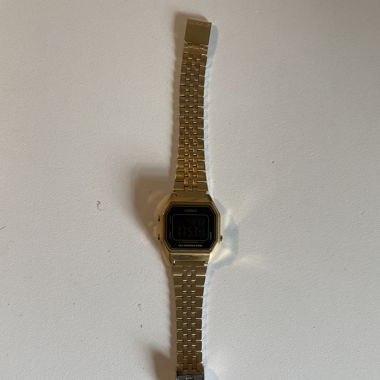 Digital Uhr CASIO gold 