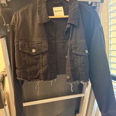 Bershka schwarze Jeansjacke