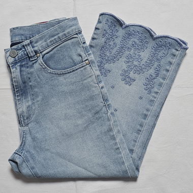 Campus Kinder Jeans mit Stickerei