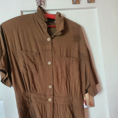Olivgrüner Parka mit kurzen Ärmeln