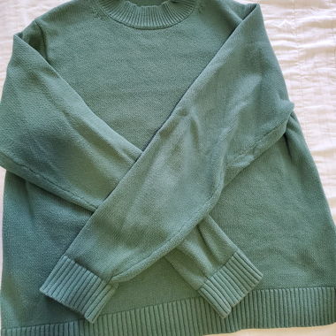 Knit sweater M
