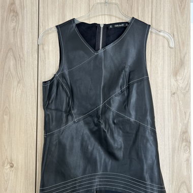Top sans manches style cuir - ZARA