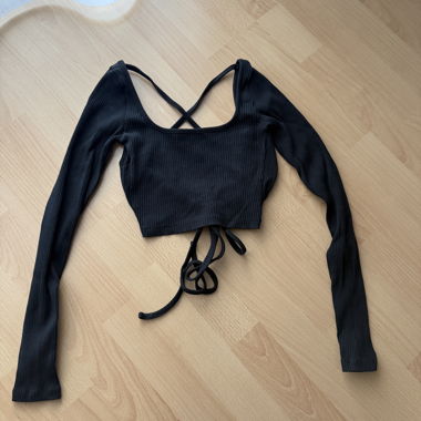 Crop top allacciabile