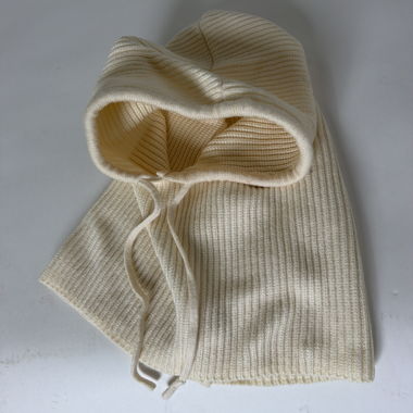Beige gerippte Strickkapuze