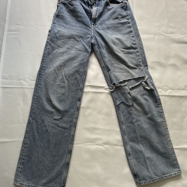 Graue Wide-Leg-Jeans