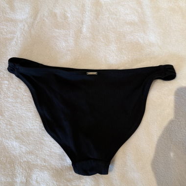 Schwarzer Bikini-Slip