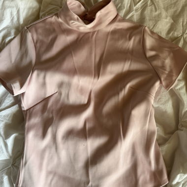Top in raso rosa con fiocco