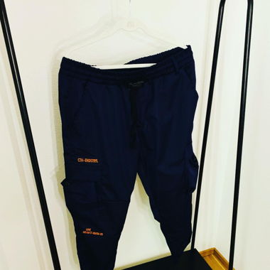 Lockere Hose