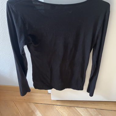 T-shirt Nero a Maniche Lunghe