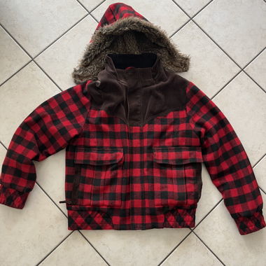 Designer Winterjacke mit Kapuzze