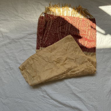 Zweifarbiger Schal, Handarbeit aus Indien