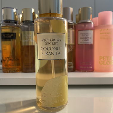 Victoria's Secret Bodyspray Coconut Granita 