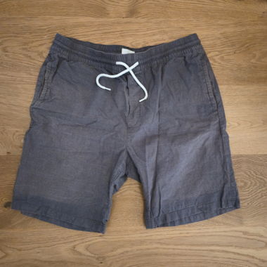 Shorts gris avec cordon de serrage