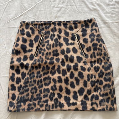 Leopard mini skirt with zippers
