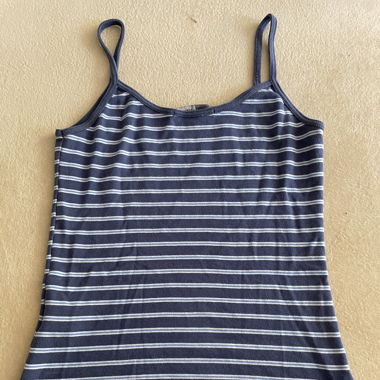 Top a righe blu