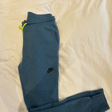 Nike tech fleece 